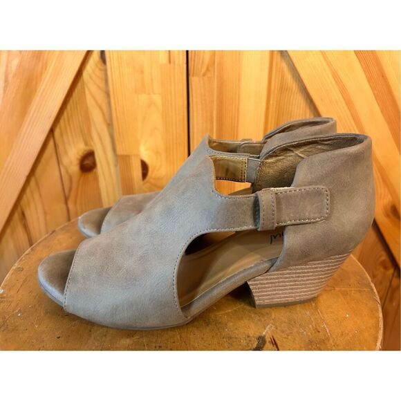 Soul Naturalizer Daya Stacked Heel Open Toe Sandals Khaki Faux Suede Size 8M - Picture 1 of 11